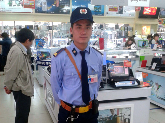 Bảo vệ siêu thị - Công Ty TNHH Dịch Vụ Bảo Vệ Chuyên Nghiệp An Ninh Tập Đoàn  Việt